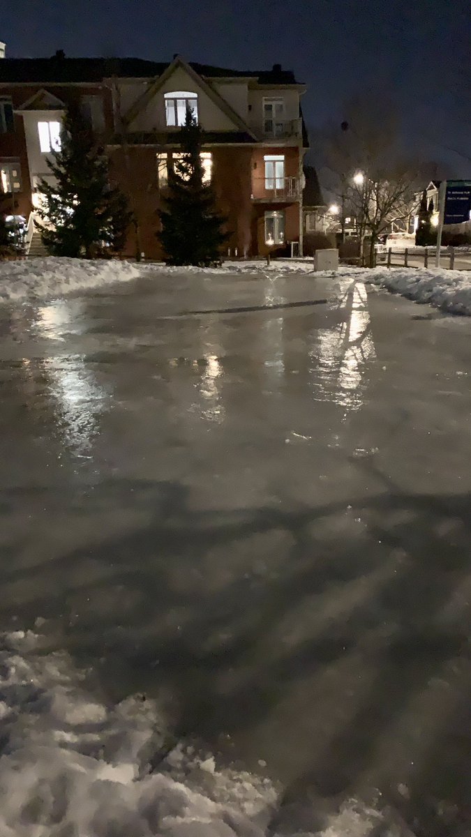Guy_Theriault's tweet photo. It was another busy after school skating on your @St_AmbroisePark #ODR #PuddleRink and tonight we’ve given the rink a nice light flooding for your skating enjoyment. Enjoy! Très belle glace, venez vous amuser avec vos patins! #Vanier #MyOttawa #MonOttawa @PlanteSteph613 #Hoser https://t.co/z1Vc8aYcxx
