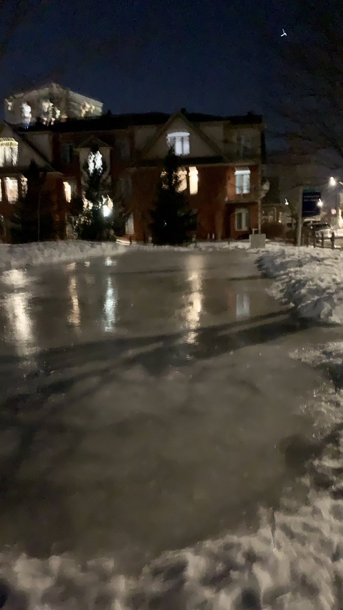 Guy_Theriault's tweet photo. It was another busy after school skating on your @St_AmbroisePark #ODR #PuddleRink and tonight we’ve given the rink a nice light flooding for your skating enjoyment. Enjoy! Très belle glace, venez vous amuser avec vos patins! #Vanier #MyOttawa #MonOttawa @PlanteSteph613 #Hoser https://t.co/z1Vc8aYcxx