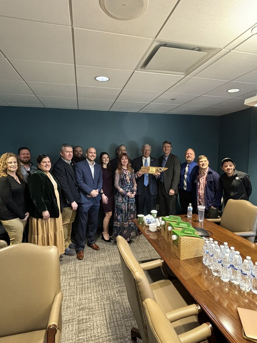 SchmidtLobbyist's tweet photo. It was a great day to welcome the TN Craft Brewers Guild to the Hill!  TN Tri-Clamp Award winner @SenFrankNiceley was honored for his continued support for these small business owners and TN farmers. https://t.co/wE7C1zO11w