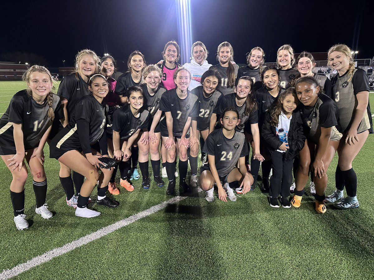Varsity gets the win tonight vs Kempner to go 5-0 in District!!💛⚽️🖤 #ptn