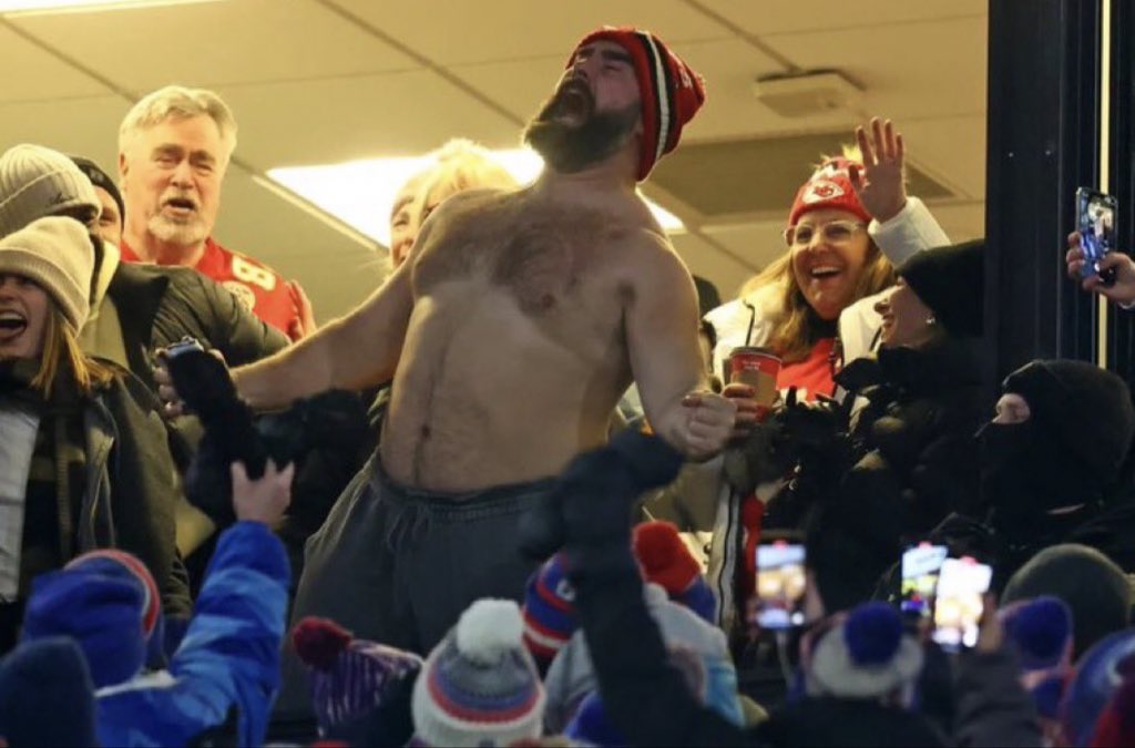 MrTaylorWayne's tweet image. HOW DO YOU LIKE ME NOW

NOW THAT IM ON MY WAY

DO YOU STILL THINK IM CRAZY

STANDING HERE TODAY