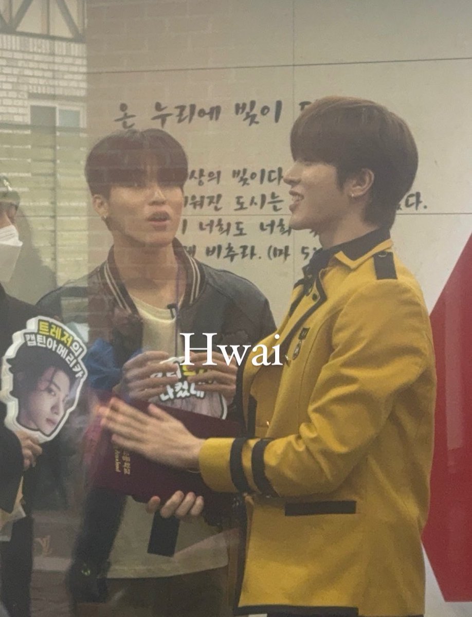 sjhfilters's tweet photo. IKSAN BOYS 🐮🐺
©hwan_ssoj #소정환 #SOJUNGHWAN https://t.co/zEWQptrGTo