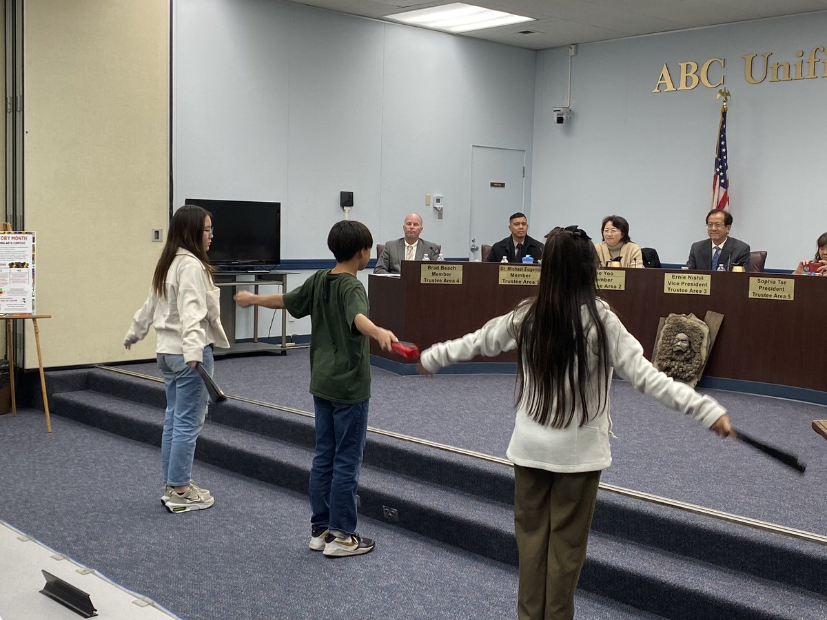 Stowers_ES's tweet photo. That’s right! These 4 represented! Snow Leopard Ambassadors presented and performed at tonight’s ABCUSD school board meeting. They crushed it! #teamstowers #abcstories https://t.co/ioyk50U5N2