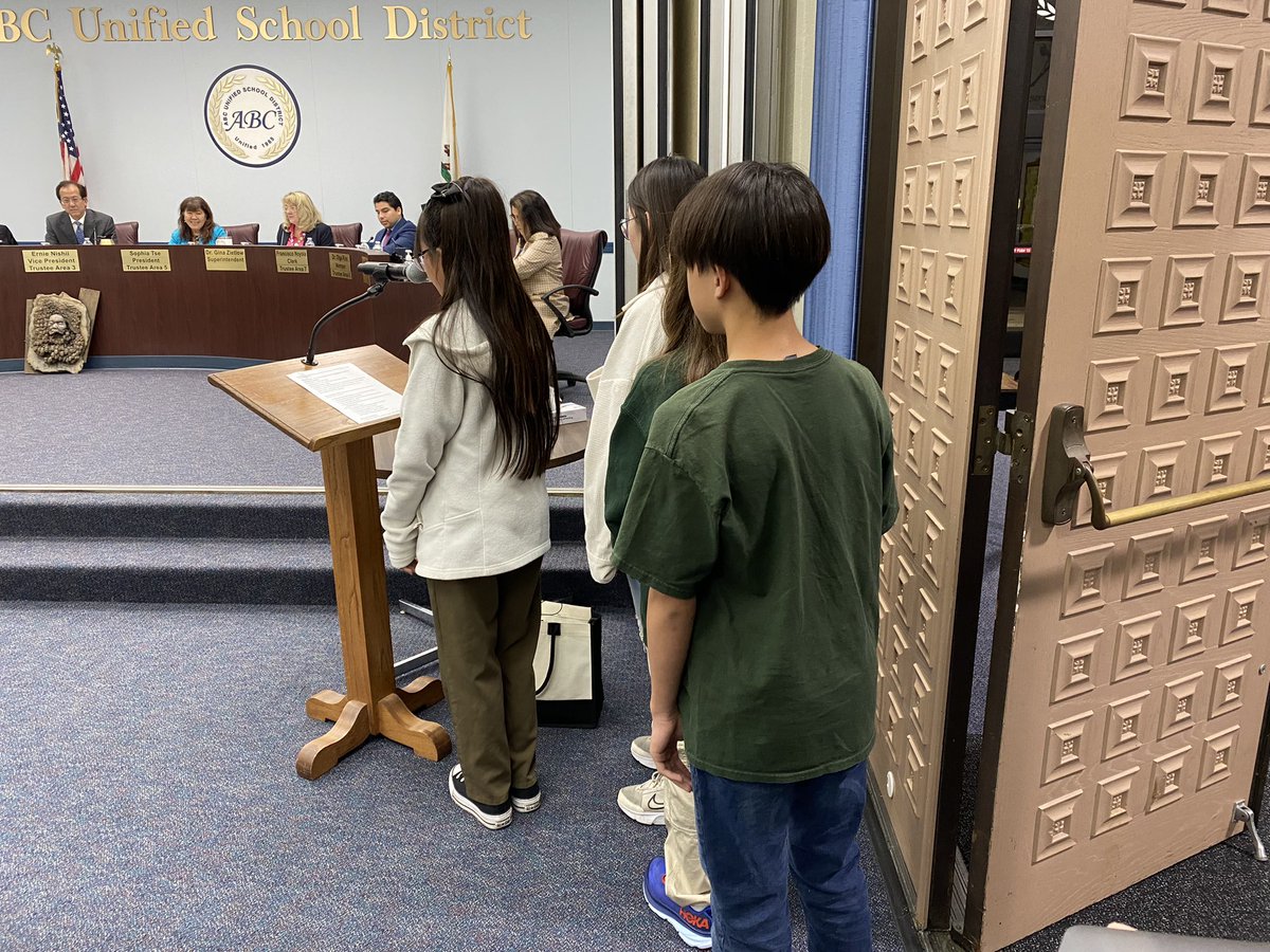 Stowers_ES's tweet photo. That’s right! These 4 represented! Snow Leopard Ambassadors presented and performed at tonight’s ABCUSD school board meeting. They crushed it! #teamstowers #abcstories https://t.co/ioyk50U5N2