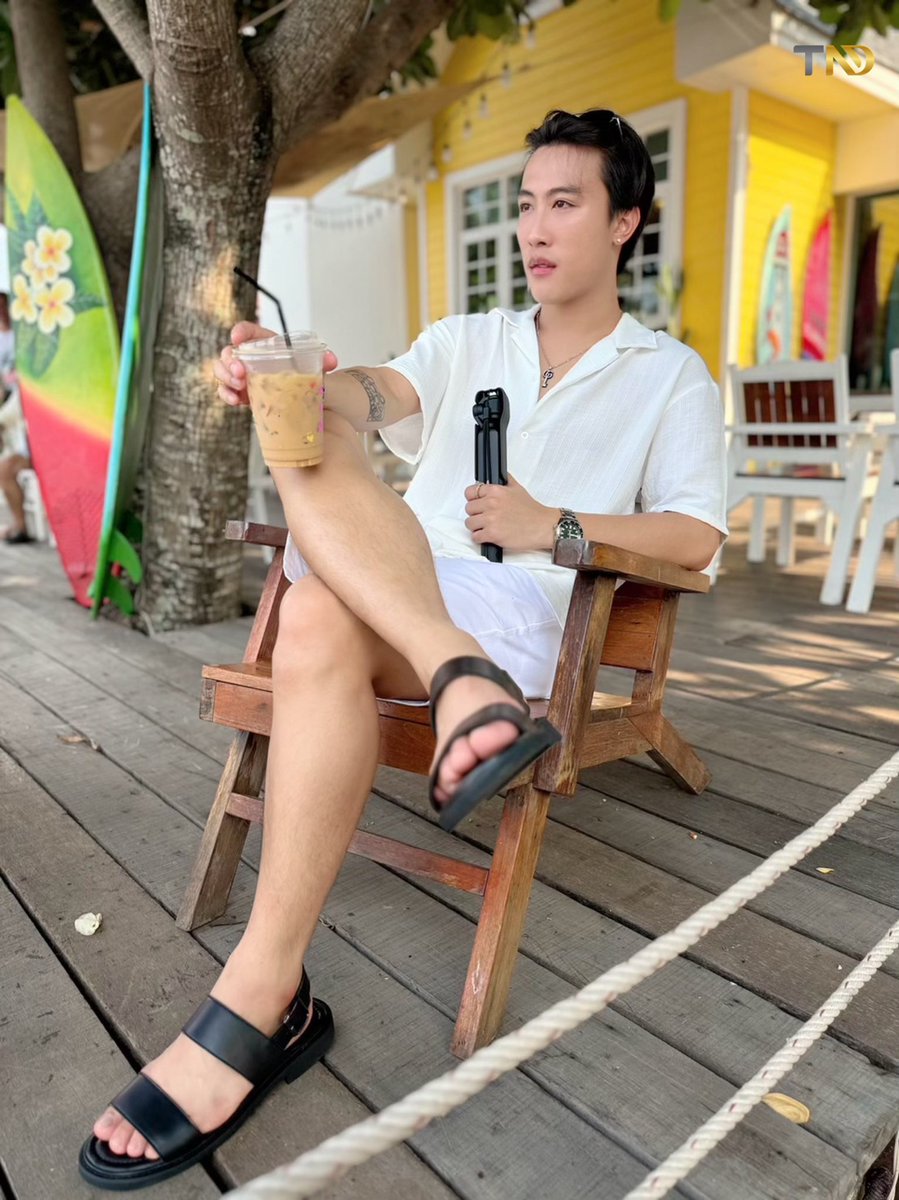 Nook_Official's tweet photo. สั่งกาแฟต้องใส่นม สั่งให้เธอรักผมต้องทำไง
ลุย MV มักเจ้าแฮง 
ฝากติดตามด้วยนะครับ❤️❤️

#นุ๊กธนดล #NookThanadon https://t.co/LujPppWekJ