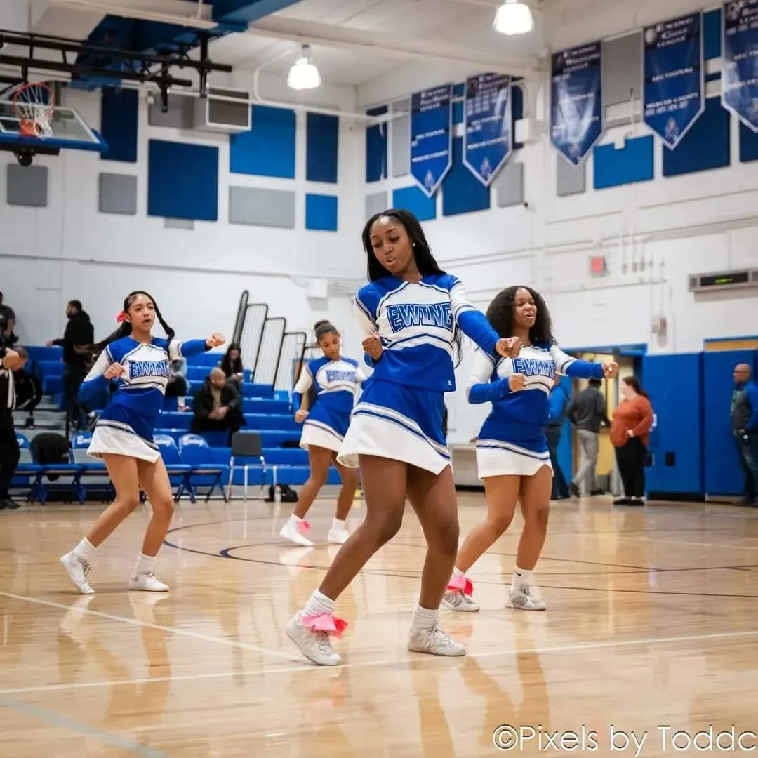 pixelsbytoddc's tweet photo. Ewing Boys Basketball &amp; Cheer vs Elizabeth
2/5/24 https://t.co/CVNFzDI1ga
