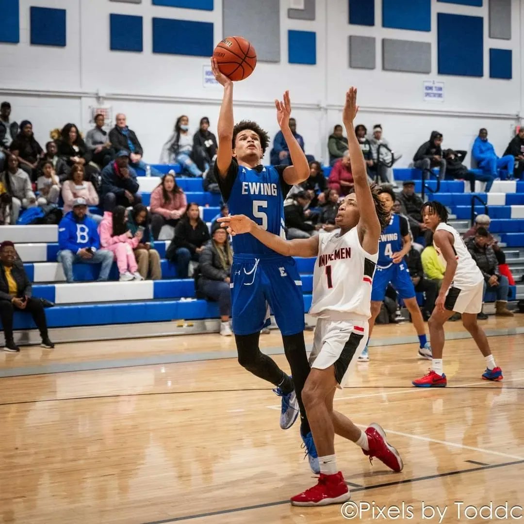 pixelsbytoddc's tweet photo. Ewing Boys Basketball &amp; Cheer vs Elizabeth
2/5/24 https://t.co/CVNFzDI1ga
