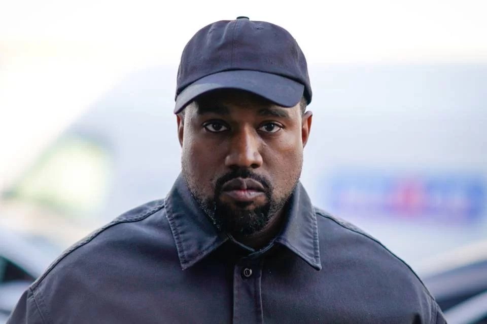 rapworldbr's tweet photo. KANYE WEST ESTÁ TENTANDO FAZER UM SHOW NO RIO DE JANEIRO COM SUA TURNÊ MUNDIAL!

A ideia é fazer um show no Corcovado! https://t.co/ouYmBCuA6J