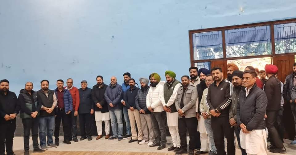AAPPunjab's tweet photo. ਖੇਡੇਗਾ ਪੰਜਾਬ, ਵਧੇਗਾ ਪੰਜਾਬ 🏟️

ਮੰਡੀ ਗੋਬਿੰਦਗੜ੍ਹ ਵਿਖੇ ਹਲਕਾ ਅਮਲੋਹ ਦੇ ਵਿਧਾਇਕ @garrybirring ਵੱਲੋਂ ₹42 ਲੱਖ ਦੀ ਲਾਗਤ ਨਾਲ ਇਨਡੋਰ ਸਟੇਡੀਅਮ ਵਿੱਚ ਨਵੇਂ ਸਿਰੇ ਤੋਂ ਬਣੇ ਬੈਡਮਿੰਟਨ ਕੋਰਟ ਦਾ ਉਦਘਾਟਨ ਕੀਤਾ ਗਿਆ

ਖਿਡਾਰੀਆਂ ਨੂੰ ਬਿਹਤਰ ਸੁਵਿਧਾਵਾਂ ਦੇਣ ਲਈ 
ਵਚਨਬੱਧ ਹੈ @BhagwantMann ਸਰਕਾਰ https://t.co/GFoRfiUMMQ