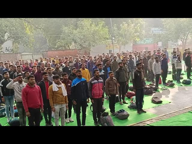 Ramdevc47524131's tweet image. आर्मी अग्निवीर नोटिफिकेशन में उम्र 17.6 से 21 साल दे रखी है लेकिन फॉर्म सिर्फ 20 साल 6 महीने वाले का ही लग रहा हैं #JusticeForDefenceStudents 
#army_agniveer_age_relaxation 
age_1अप्रैल_2003_से_काउंट_हो
@PMOIndia @adgpi @rajnathsingh @agniveer @Ramdevc47524131