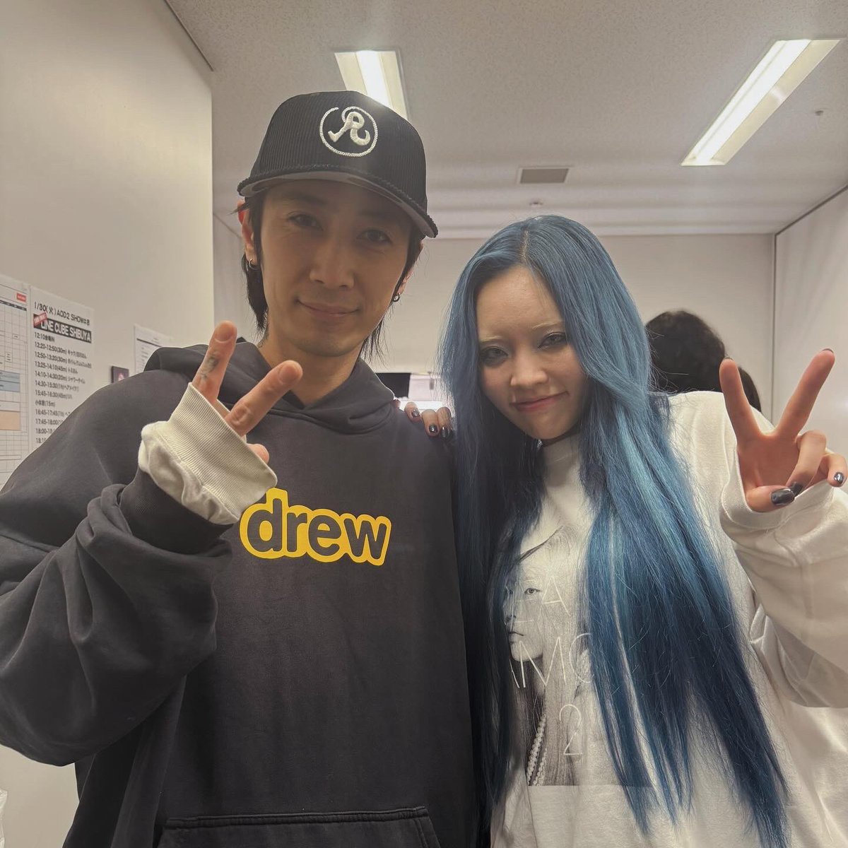 SEIYA_07's tweet photo. LIVE後でお忙しい時間だったのに
ご挨拶させていただけるお時間とお写真まで🥺

なかなかない貴重な思い出となりまして
投稿させていただきます🤭

ちゃんみなちゃんと一緒に😆✌🏻 https://t.co/0yXnaOVcGF
