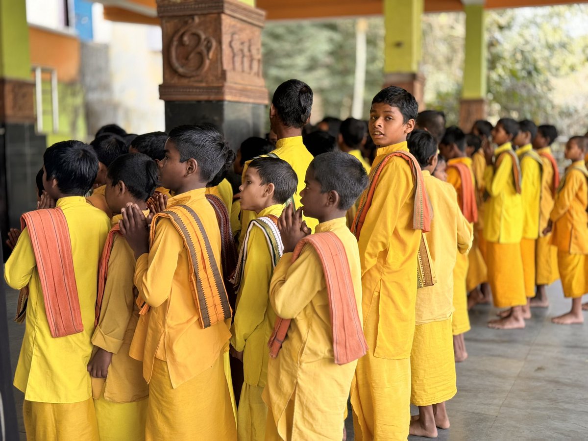 vidyarthee's tweet photo. Visit to Vedavyas Temple Rourkela #Odisha #BharatJodoNyayYatra https://t.co/MFYPqtcpdH
