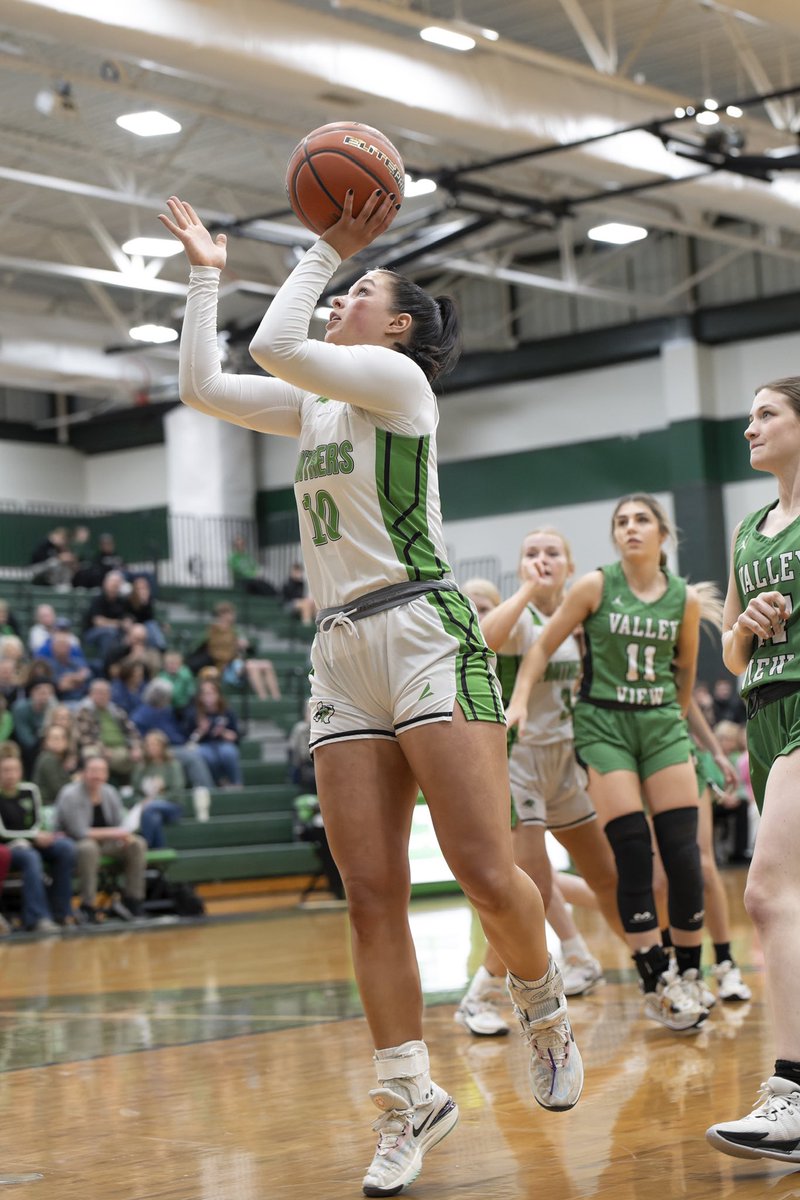 LONESTARJAVA's tweet image. @WCMSports Paradise Lady Panthers win their 2nd District Championship in as many years defeating Valley View 61-14. Three seniors played their last minutes on home court, Delaney Brajnik, Brooklyn Force, and Morgan Mitschke. Marybeth Cook is the team manager; also a senior.