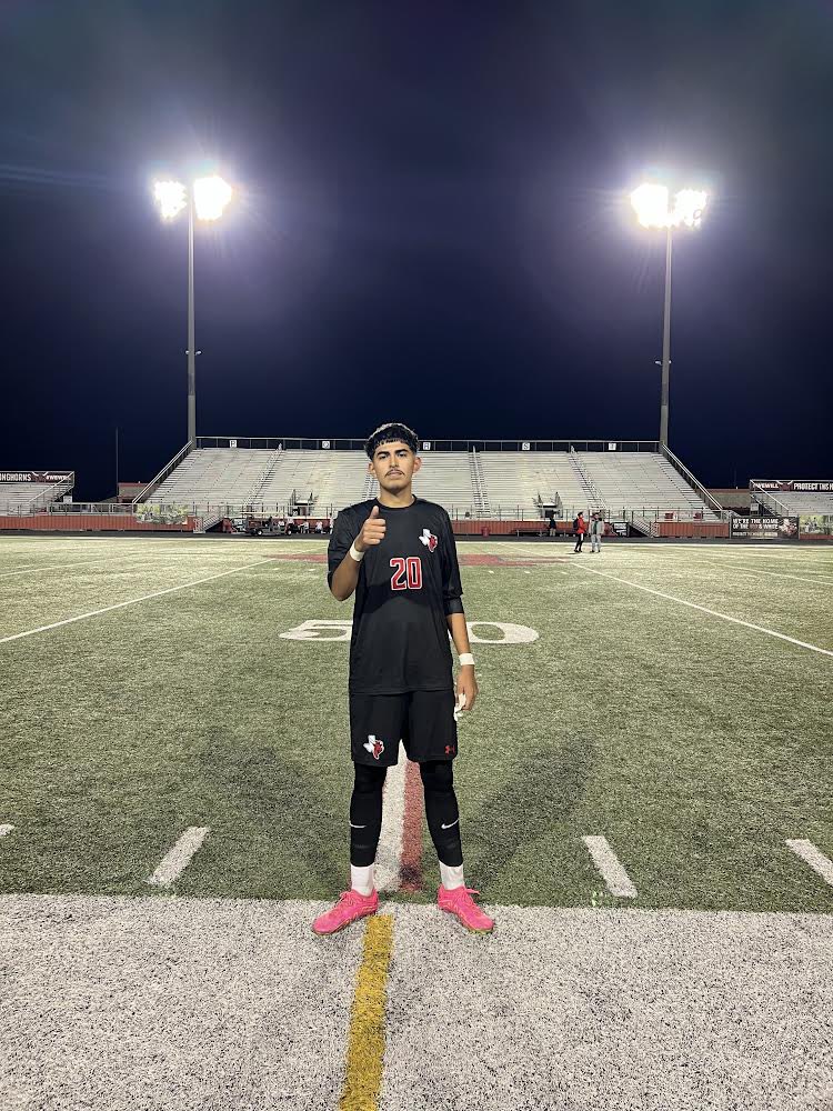 5-0 win vs Desoto! Big W for this team’s aspirations. Andres Escarzaga earns Man of the Match after a great individual performance. @CHLonghorns @RecruitTheHill1 @LethalSoccer @tascosoccer Andres Escarzaga ⚽️⚽️ Kian Adloo ⚽️⚽️🎯 Daniel Fuentes⚽️🎯 Ryan Stowe🎯 Gideon Drumm🎯