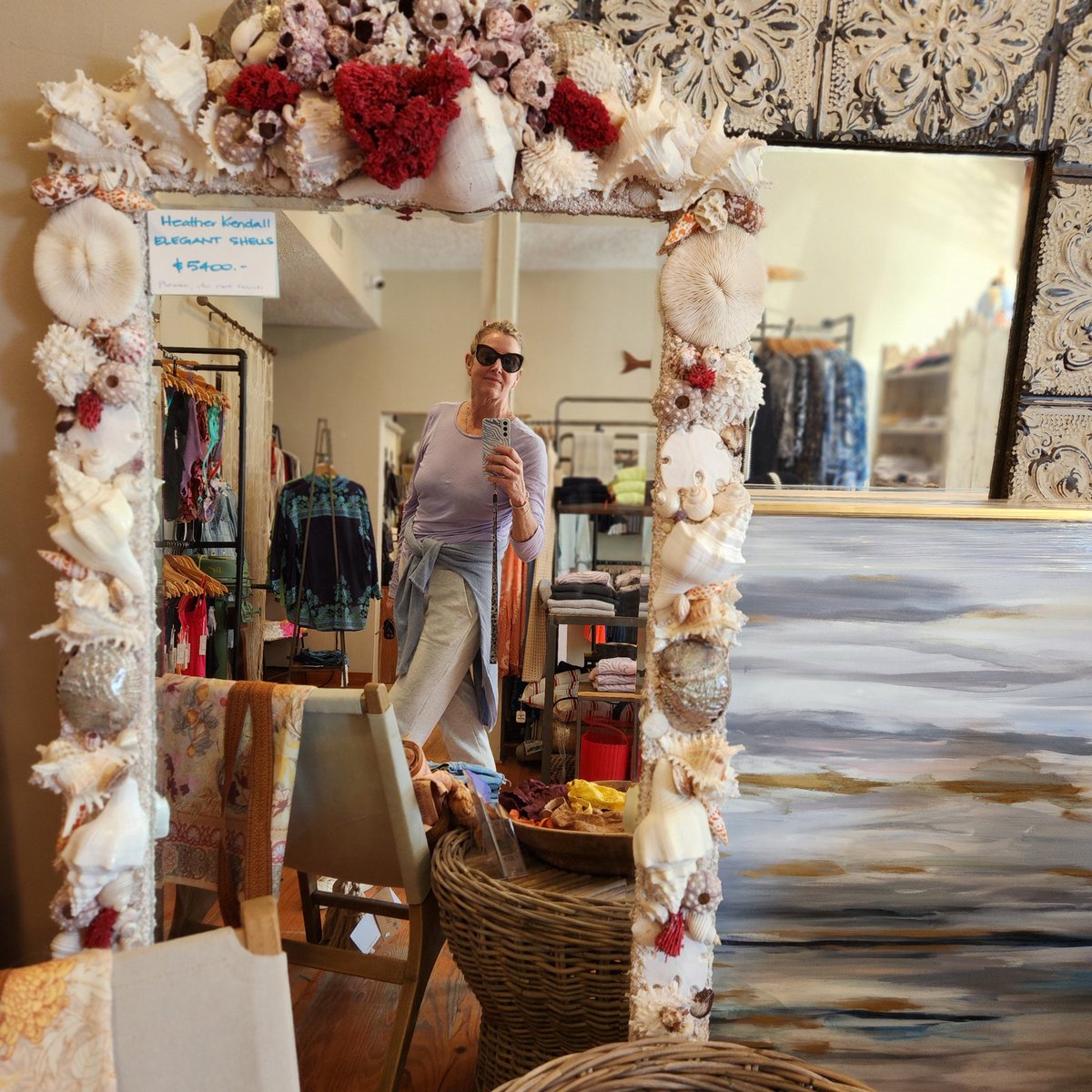 ElegantShells's tweet photo. https://t.co/EjnZSPzrUH #seashellmirrors #customdesigns https://t.co/Amkg7OMyHG