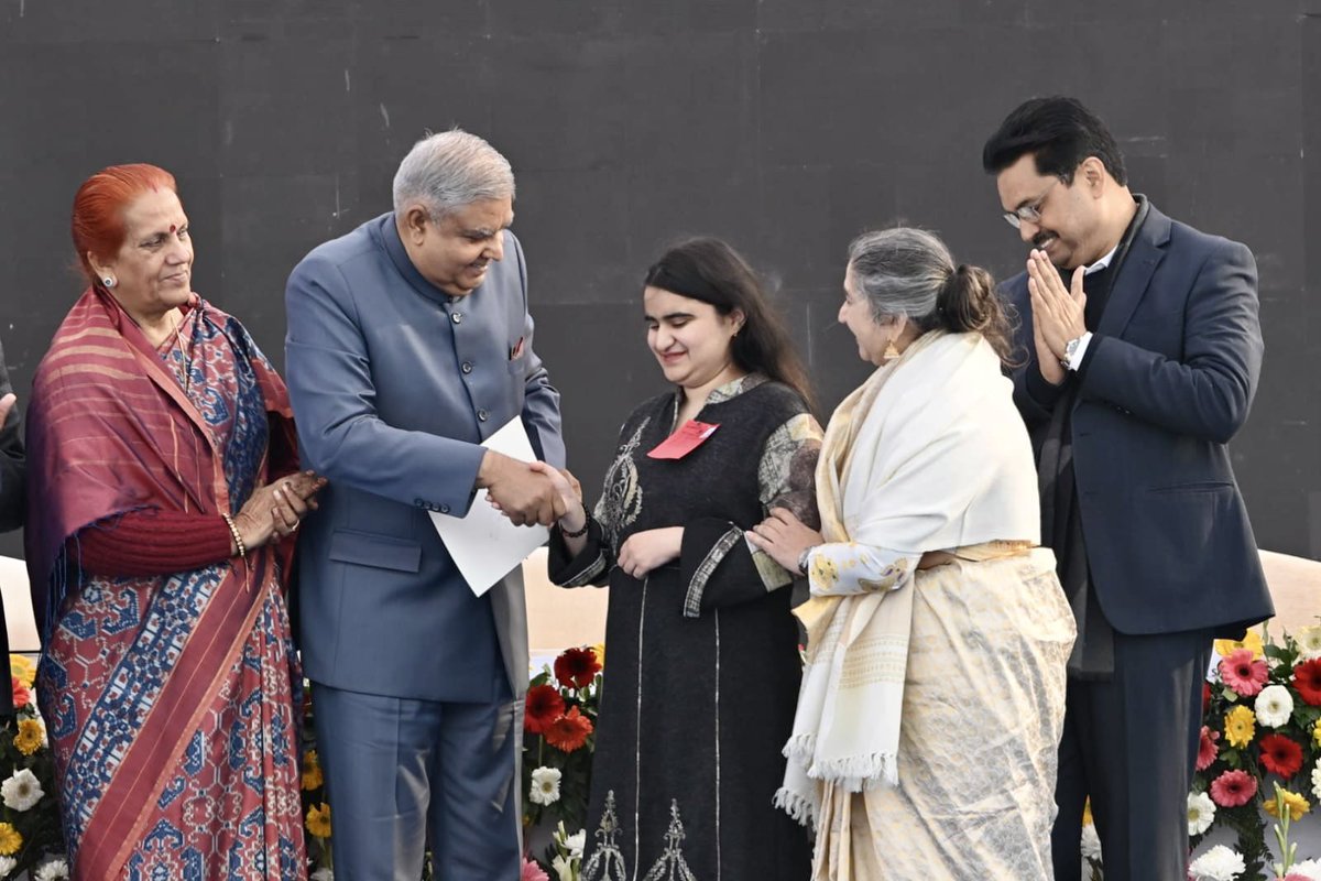 VPIndia's tweet photo. Hon'ble Vice-President, Shri Jagdeep Dhankhar awarded the meritorious students of Indraprastha College for Women, University of Delhi during the centenary celebrations of the college today. @ipcollegedu @UnivofDelhi #ipcollegedu https://t.co/Em2AmYMsWp