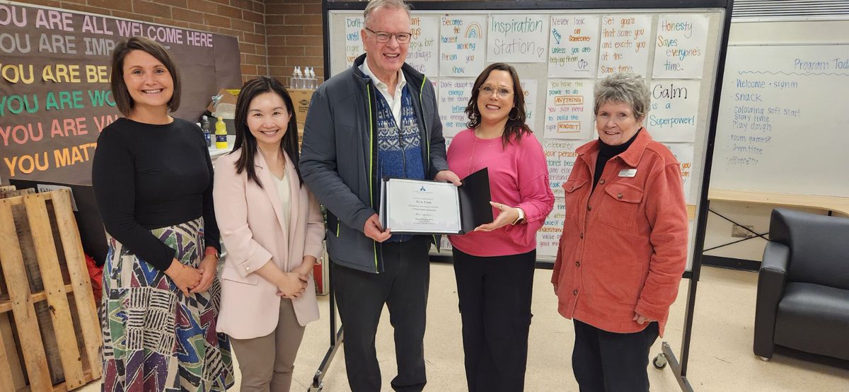 KymBaileyCook1's tweet photo. It was an honour to host Trustee @laurae_m and Ministers Kang, Lore and Ralston at Prince Charles Elem this morning to showcase the work our district is doing, and the support we are receiving, to feed our families. #HealthyStarts #FeedingFutures #bcpoli 
#sd36learn https://t.co/5OToRBWPtG