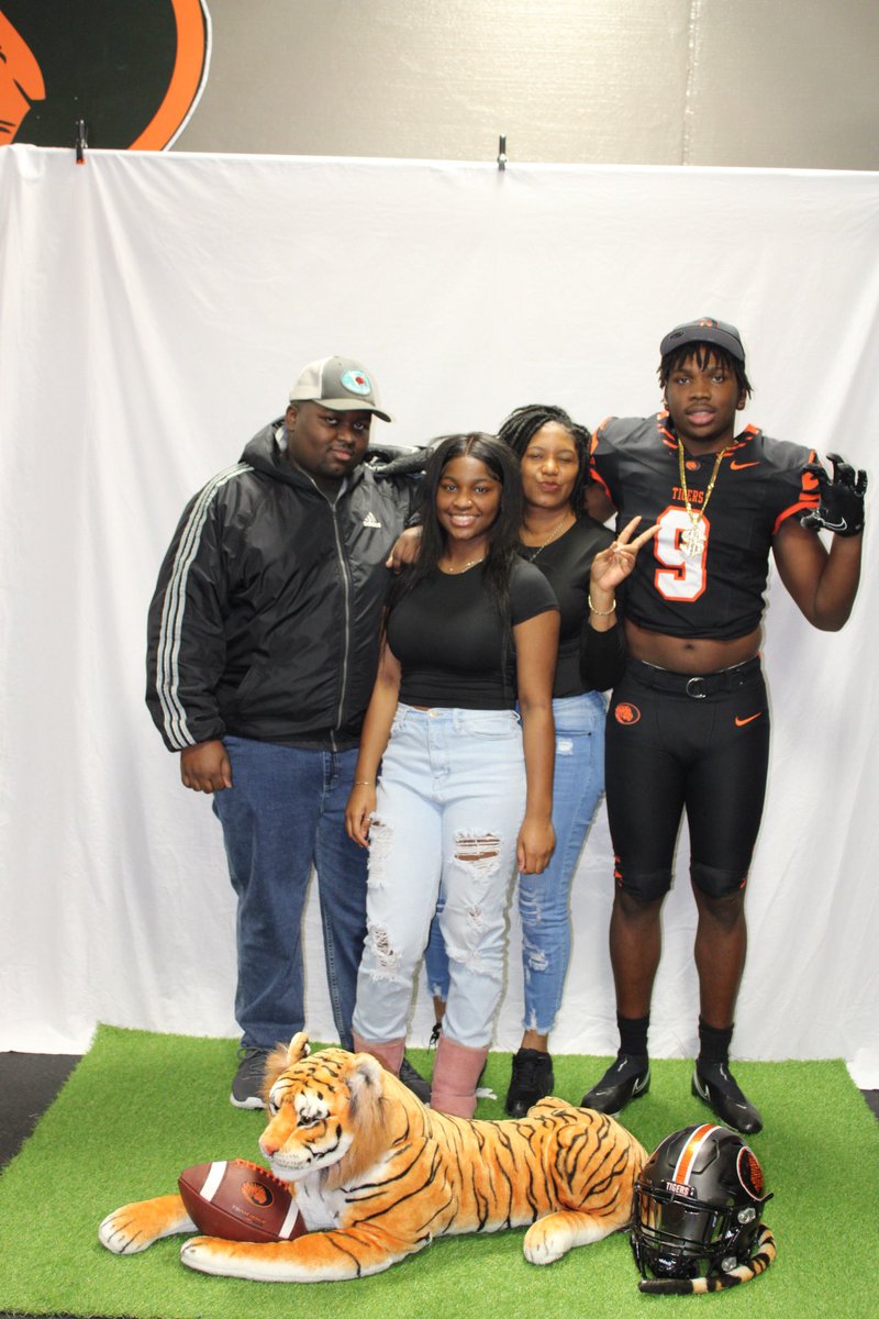 We live tomorrow <a href="/8am/">8am</a> NLI <a href="/ECUTigersFB/">ECU Tigers Football</a> <a href="/CoachCBolden/">Christopher W. Bolden M.S.</a> <a href="/fb_westfield/">Westfield Mustang Football</a>