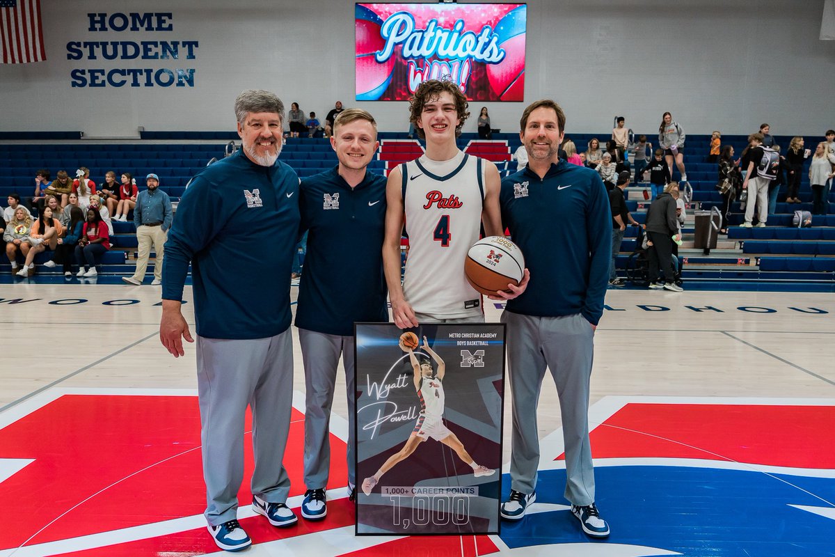 wyattpowell2024's tweet image. 1,000 points! So blessed to do it with my guys!

@NXTPROHoopsOK @OkieBall_1 @caadvantage_mb @IWasAtTheGame @PrepHoopsOK @molegacybb