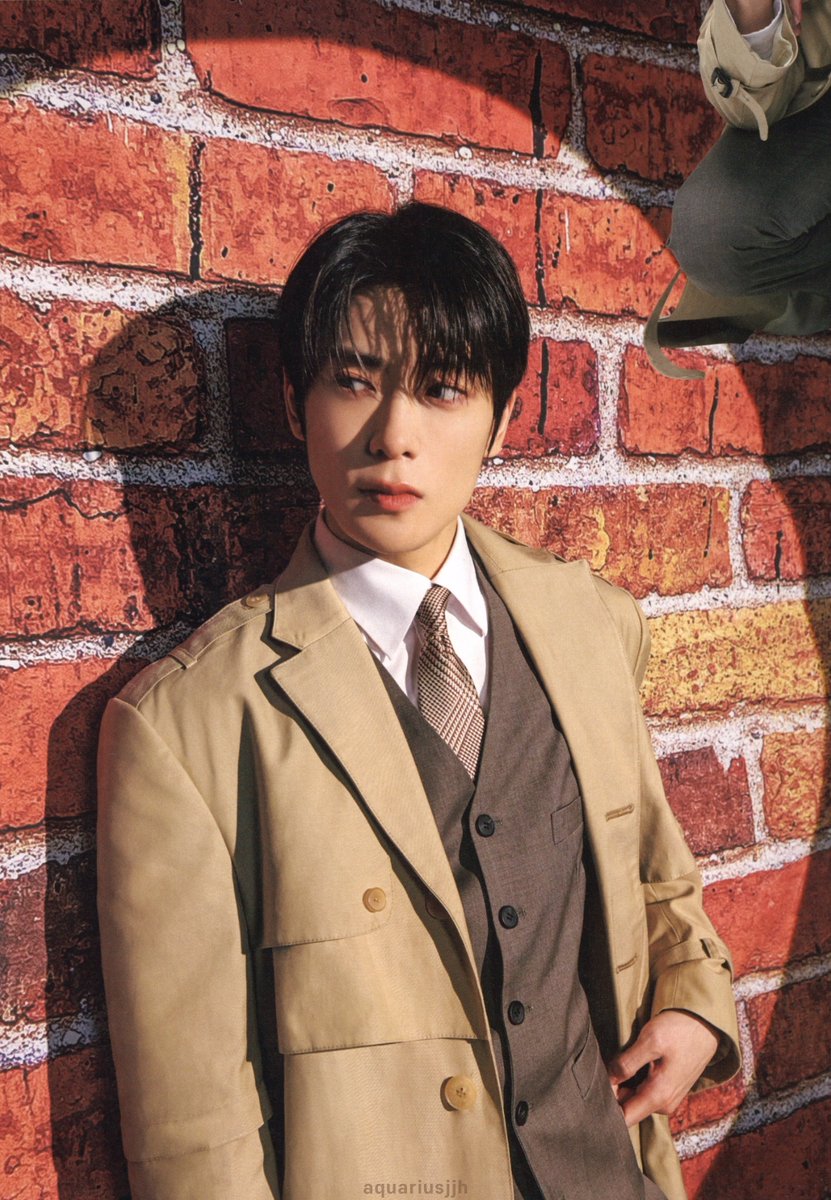aquariusjjh's tweet photo. [DO NO CROP &amp; EDIT]

『NCT 127 OFFICIAL BOOK Vol.9』 
일본 팬클럽 회지 오피셜북 스캔 #재현 #JAEHYUN #ジェヒョン 

정탐정님 너무 잘생겼어요...🖤 https://t.co/NwyYhYCGuw