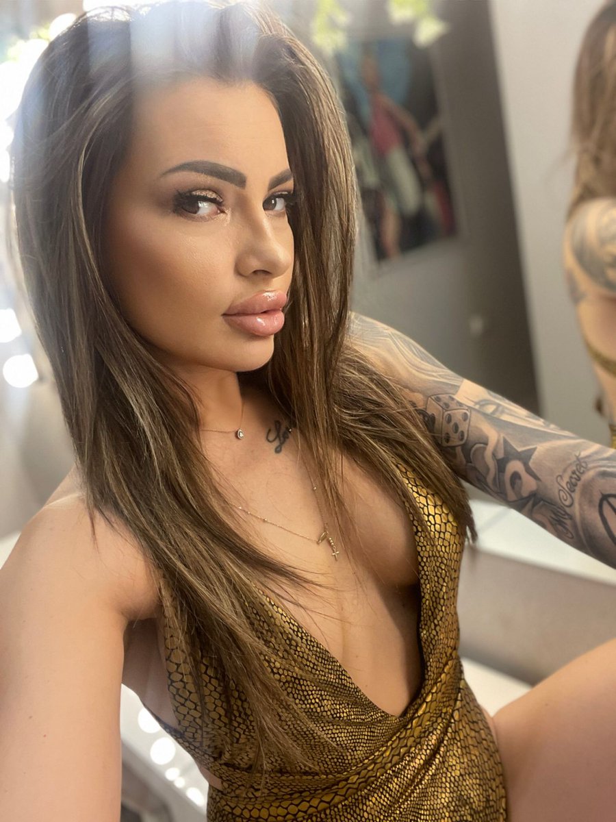 amira_bells's tweet photo. Take a bite and feel Heaven! Amira's place is open! :p Check me here ➡️https://t.co/ss0shzrnPb
@chb_model @CamGirlWars @PornSitesHub
#snakebabe #playful #juicylips #plans4you https://t.co/5H3OoDBESc