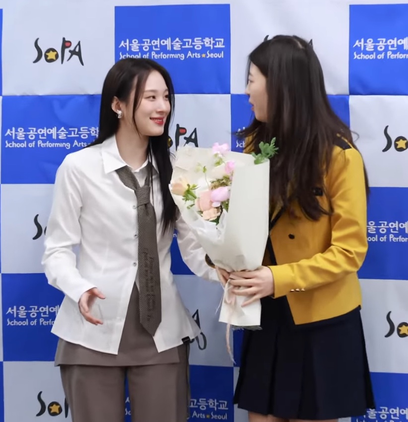 너무언니야ㅁㅊ…..이건아니긔진짜로 리진이옆에서ㄹㅇ찐어른.선배님.되는거실환가