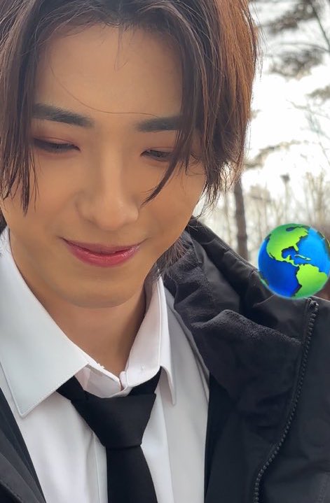 아진짜 존잘....................
(머리카락 치워주고싶다) 
#용희 #cix