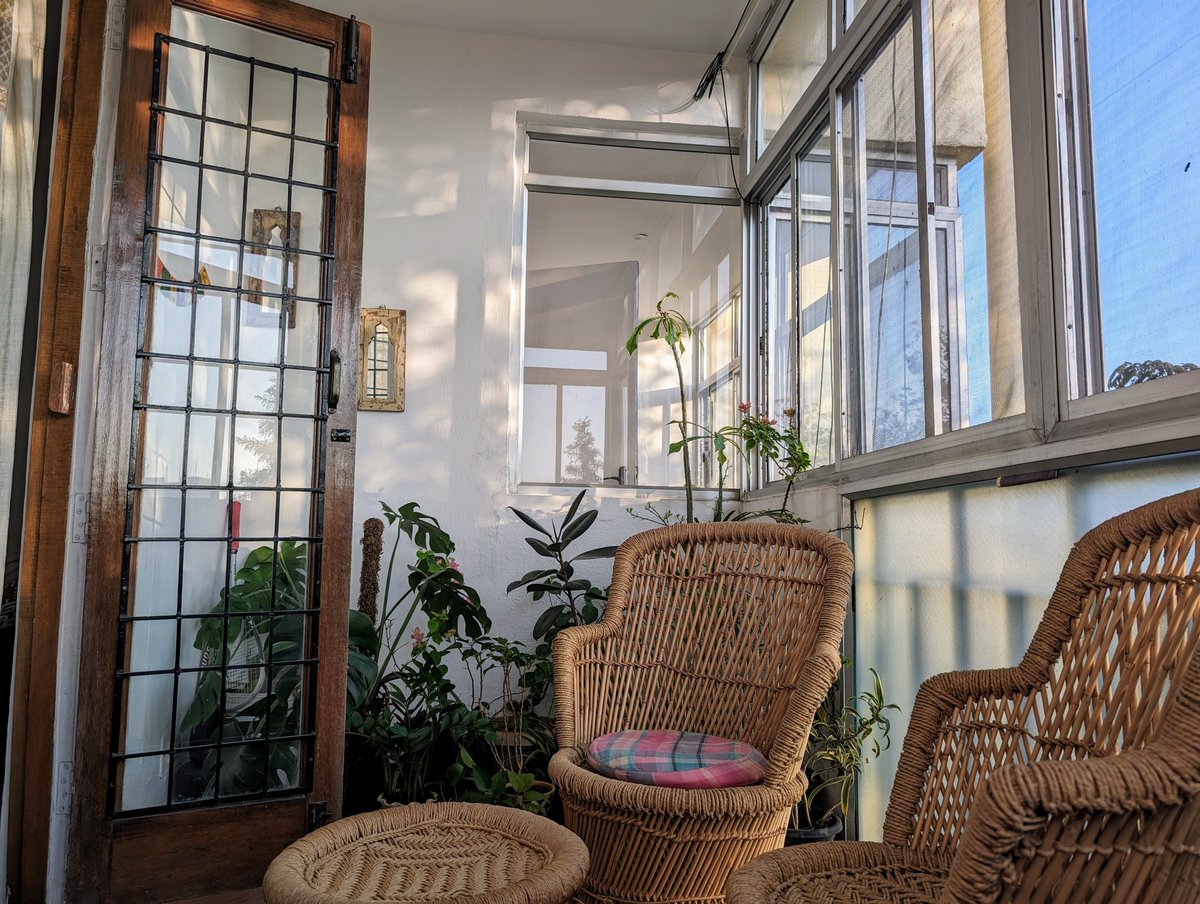 ashwinho4's tweet photo. Peeps, I've got an apartment for sale in #bangalore. Spacious 2 bed, 4(!) balconies. Tucked behind Leela Palace, less than a 10 minute stroll away from Indiranagar / 12th main and connected to Old Airport Road. Holla if you're interested. #forsale #indiranagar https://t.co/rQh2NCybxQ