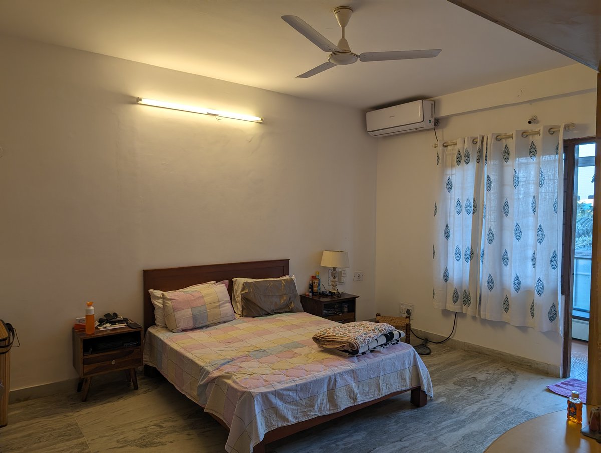 ashwinho4's tweet photo. Peeps, I've got an apartment for sale in #bangalore. Spacious 2 bed, 4(!) balconies. Tucked behind Leela Palace, less than a 10 minute stroll away from Indiranagar / 12th main and connected to Old Airport Road. Holla if you're interested. #forsale #indiranagar https://t.co/rQh2NCybxQ