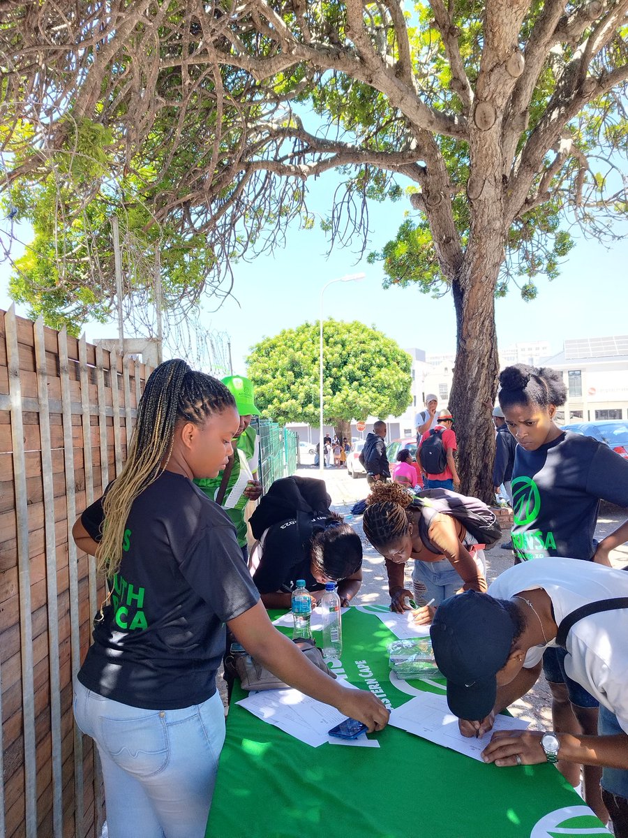 EC_YouthForum's tweet photo. NMB YF + Student Chapter &amp; Women's Forum access to Campus Campaign was successful yesterday.30+ students were recruited at PE College [Russell RD Campus ].Eastern Cape Youth Forum is cruising nicely

#LetsFixSouthAfrica
#TheFutureIsNotAMistake
#ECYouthInAction
#ActionSAYouthForum https://t.co/5oMqQDYZUj