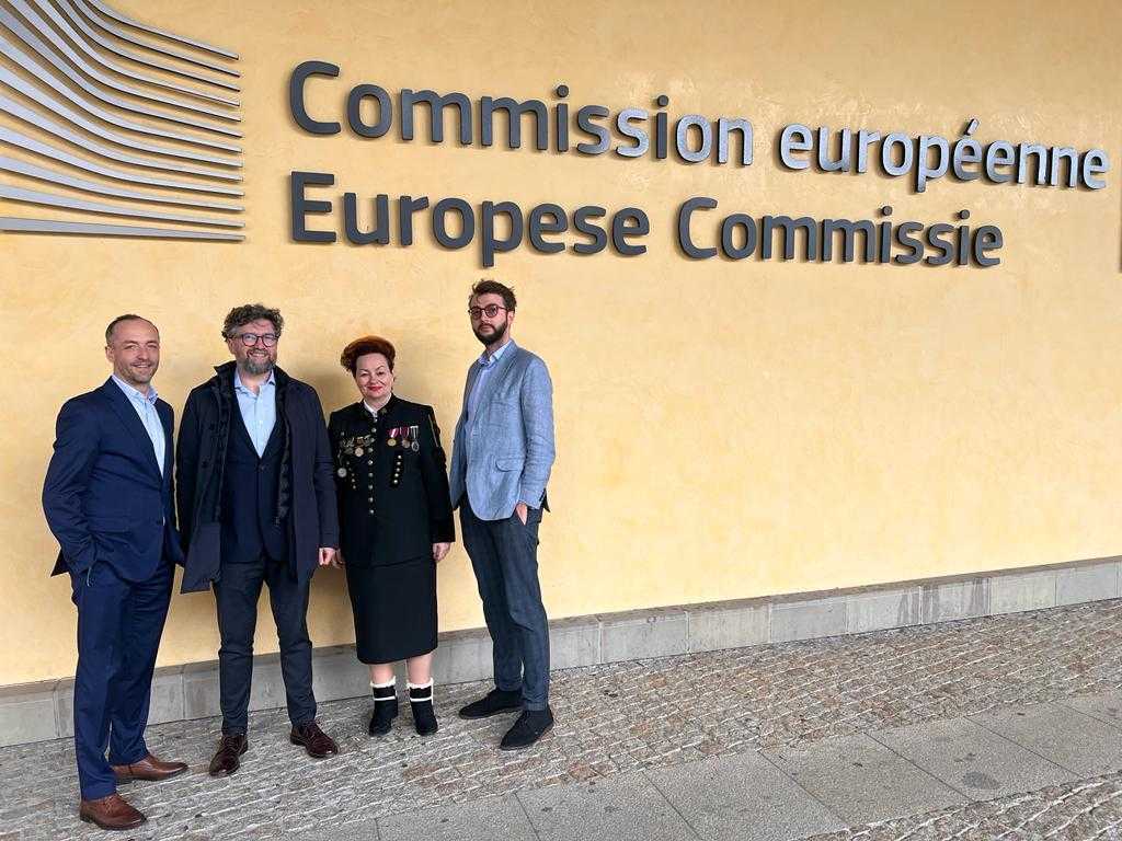 ZEPAKSA's tweet photo. The European Commission has given its support for social protection to the outgoing lignite sector employees in 🇵🇱. Among the nearly 23,000 people supported in the scheme, there are more than 500 miners from Eastern Greater Poland. 

Read more👇
⚒️https://t.co/UumO2PCYoQ https://t.co/73zww26dK6