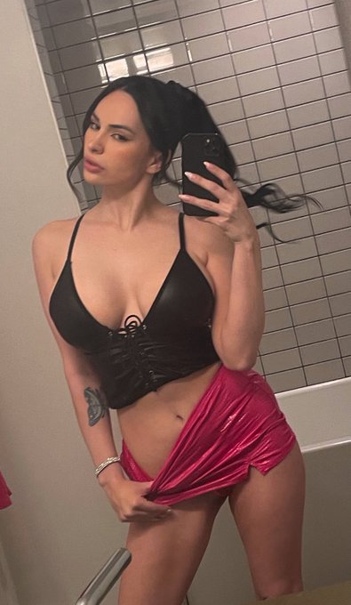should I get my belly button pierced? https://t.co/n3l5fhwkvv<a href="/tag/mvsales"class="tags"><span>#mvsales</span></a>