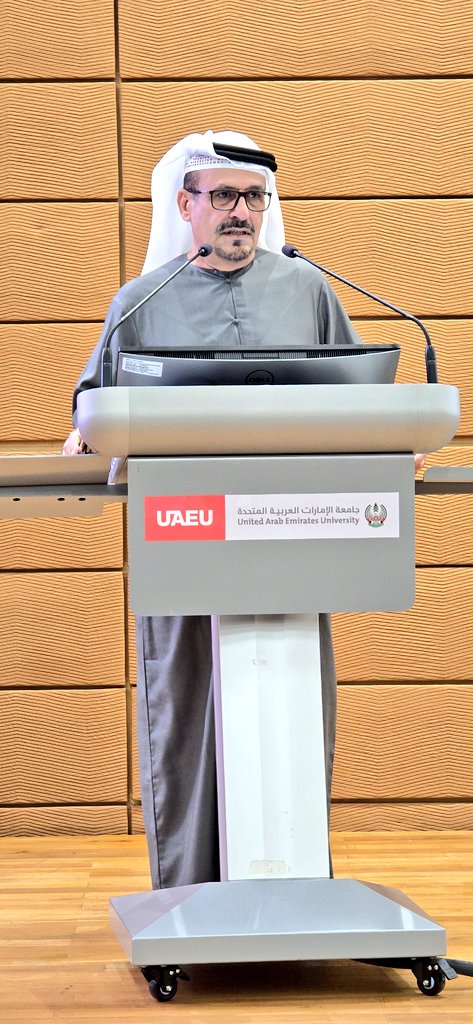 manishroorkiwal's tweet photo. Prof Khaled Amiri @dr_khaledamiri, Director-KCGEB, welcomes all the participants on behalf of the Centre @KCGEB1 and highlights the significance of Ghaf (Prosopis cineraria).

#YearofSustainability @UAEU_NEWS https://t.co/90JvZaE1i6