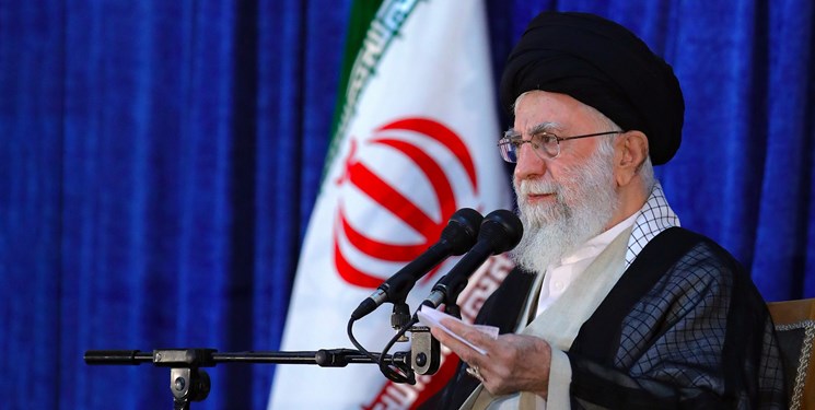 zadh_hsn87296's tweet image. امروز هر کس مردم را از آینده ناامید، یا ایمانهای مردم را تضعیف، یا مردم را به تلاشها و برنامهریزیهای مسئولان بیاعتقاد یا بدبین کند، چه بداند و چه نداند به سود دشمن کار میکند.
#لبيك_يا_خامنه_ای