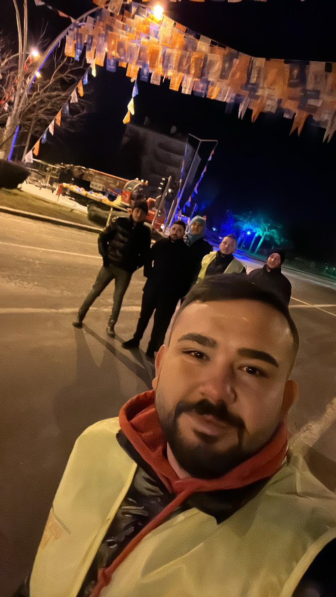 kkazanAKGenclik's tweet photo. AK Gençlik Kahramankazan Harikasın 💪🏻

Ekip Arkadaşlarımız Şahane ❤️

@efedemirhann 
@AhmetCeylan0606 
@serhatoguz06 
@NesetPeker https://t.co/r2CuQlwymZ