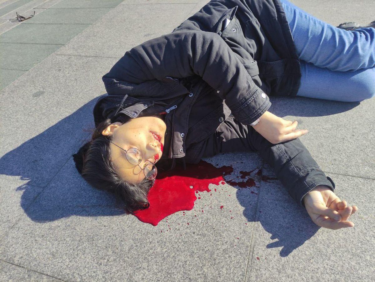 Slope0606's tweet photo. @metropolmedya_ Kolpaçino etkisiyle gaza gelerek mermiye kafa atmış 😂😂😂😂 https://t.co/OpKCrlen74
