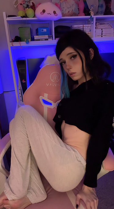 Come grab a seat? 🫦😈 https://t.co/7SNWku7V1J<a href="/tag/lol"class="tags"><span>#lol</span></a><a href="/tag/cute"class="tags"><span>#cute</span></a><a href="/tag/anime"class="tags"><span>#anime</span></a><a href="/tag/trap"class="tags"><span>#trap</span></a>