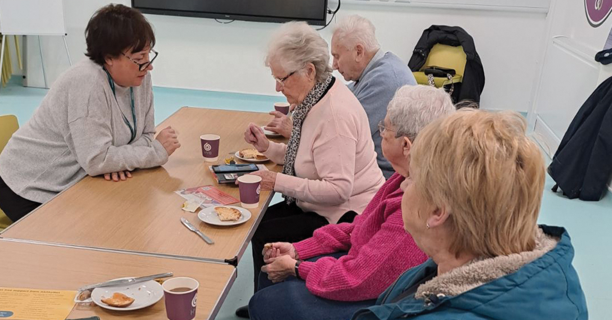Thank you to @AbilityNet and @DC_Wales for hosting a Digital Café at @CynonLinc yesterday. Loads of useful info and practical advice on using mobile devices. We will be following this up with a session of staying safe online in 2 weeks time, details to follow. #digitalskills
