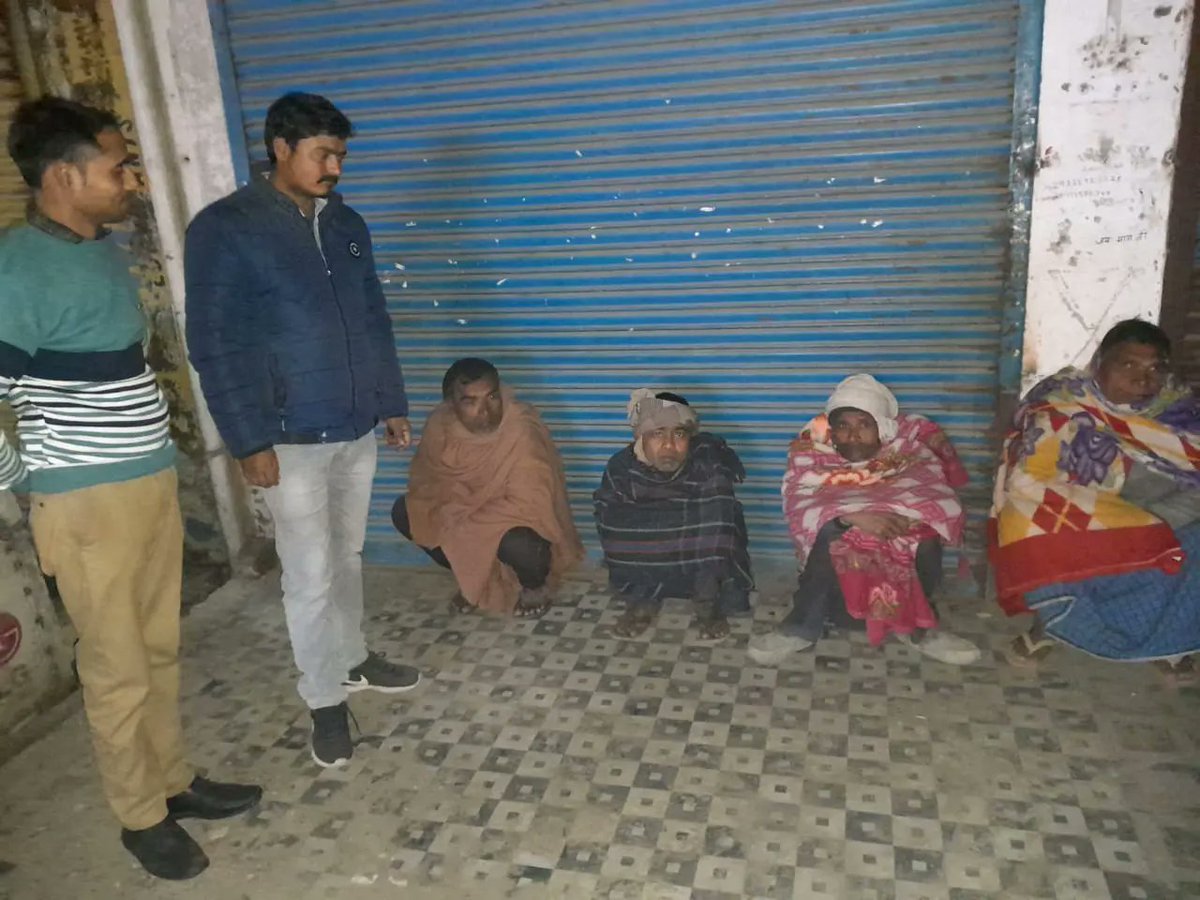 DAYNULMLUCKNOW's tweet photo. आदरणीय निदेशक महोदय द्वारा दिए गए निर्देशों के क्रम में आज दिनांक 06.02.2024 दिन मंगल वार को जनपद लखनऊ में मोबिलाइज़ेशन का आयोजन किया गया l जिसमें बेघरों को रेस्क्यू कर उनको देवा रोड आश्रय गृह लाया गया l
#ShelterHome #Nulm #Lucknow #DevaRoad https://t.co/c86kJ6an9q