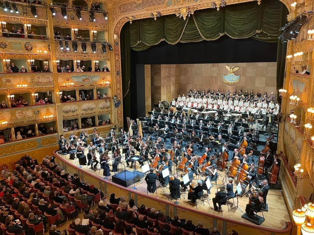 Votiamo i tesori che partecipano al concorso #ArtBonus2024!  Tra i 400 partecipanti, divisi tra 'Luoghi della cultura” e “Spettacoli”, 5 sono veneziani: ▪ @teatrolafenice ▪ @ConservatorioVe ▪ @ArtevenTeatro ▪ @Musikamera_Ve ▪ #LiveArtsCultures 🔍 bit.ly/3HPtYSQ