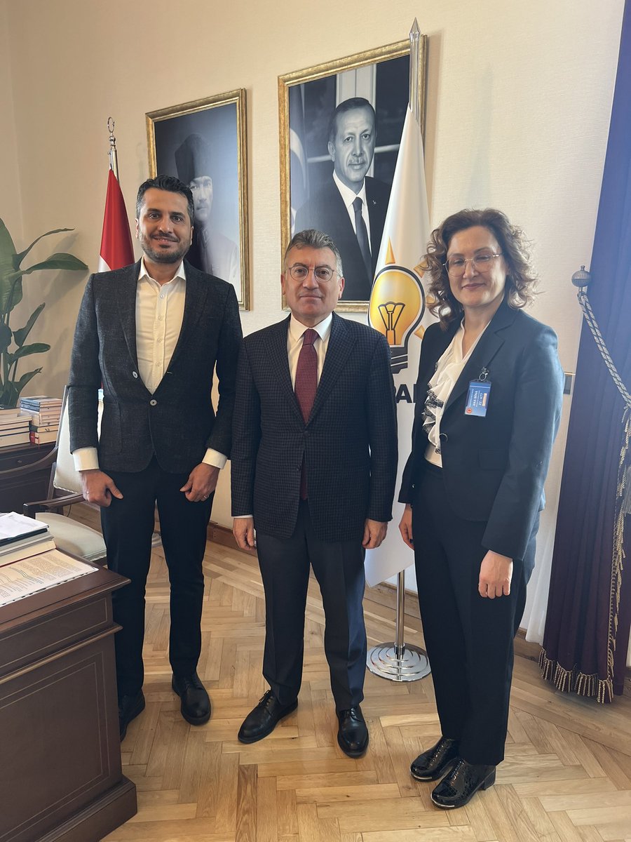 Sayın <a href="/avabdullahguler/">Abdullah Güler</a> başkanım <a href="/Akparti/">AK Parti</a> nin meclise verdiği son kanun teklifinde fizyoterapistler maalesef yer almadı. Bizler bu ülkede mesleğimizin bize verdiği haklar ile çalışmak istiyoruz. Eğer haklarımızı alamayacaksak neden bunca yıl okul okuduk? 60 bin mezunumuz var ve