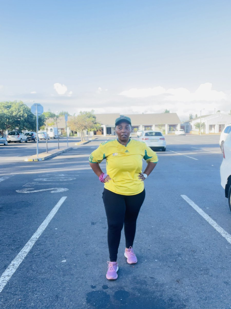 LeratoLekhula's tweet photo. Good luck to the Boys 🙌🏽🙌🏽🙌🏽🙏🏽🙏🏽🙏🏽 #MidWeekRun #RunningWithTumiSole #FetchYourBody2024 #IPaintedMyRun https://t.co/0nI49WwTmm
