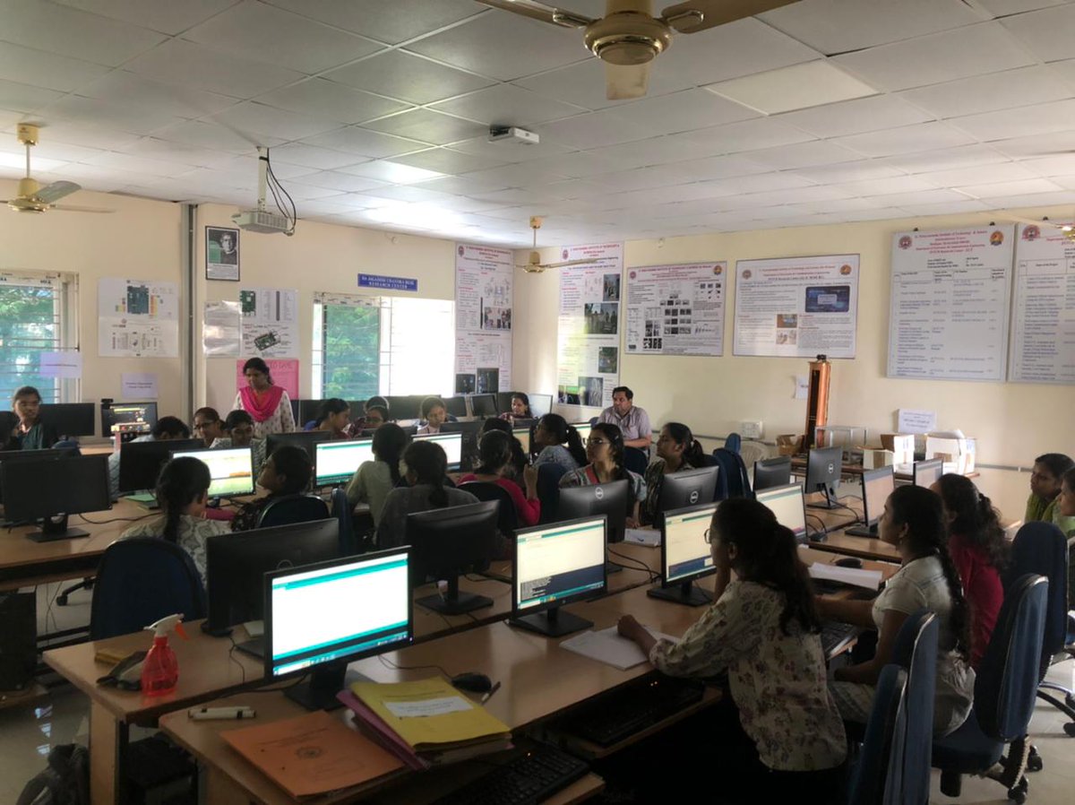 ZuzuRobot's tweet photo. Future Engineers @GnitsI GNITS for Women @hyderabad are using Zuzu Mini Robotic Dog for their #Robotics #ArtificialInteligence  learning and experiments! 🇮🇳 https://t.co/eWmxZppjWw