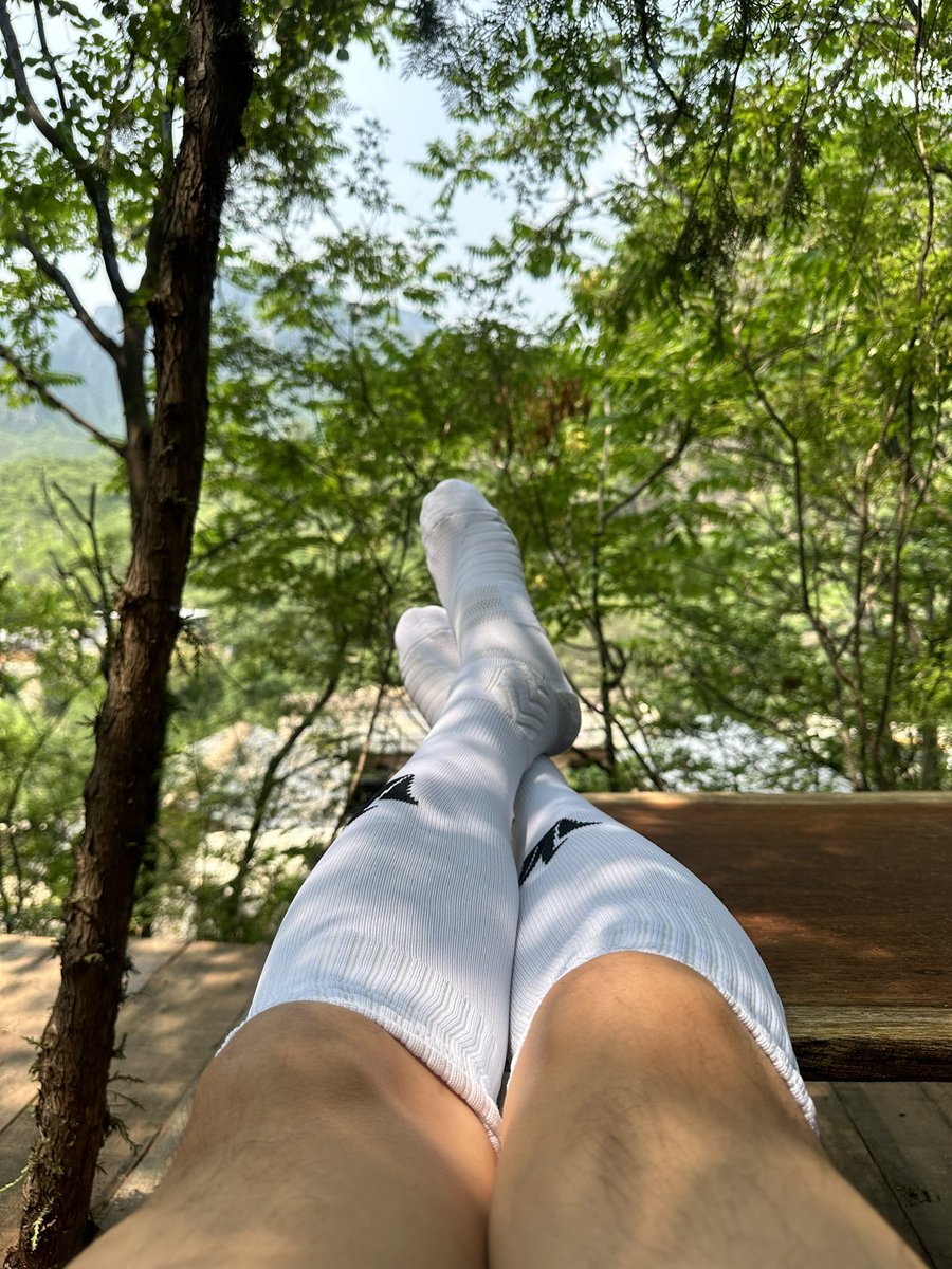 足球袜._.艺术家 tweet media