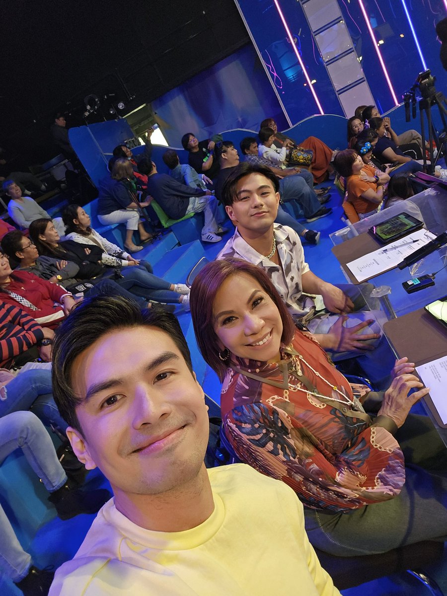 xtianbautista's tweet photo. @BGYO_JL @xtianbautista #Tchrannie @itsShowtimeNa #Tnt https://t.co/U9aLAmnBlg