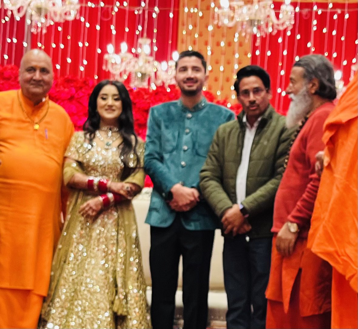 NareshSharma36_'s tweet photo. आज देहरादून में पूर्व मुख्यमंत्री,हरिद्वार सांसद आदरणीय रमेश पोखरियाल निशंक जी की पुत्री के विवाह (रिसेप्शन) में शामिल होकर प्रदेश के सभी वरिष्ठ जनों से मुलाक़ात की व पूज्य आचार्य महामंडलेश्वर स्वामी कैलाशानंद जी महाराज का आशीर्वाद लिया! @DrRPNishank https://t.co/DwpLhySlVm