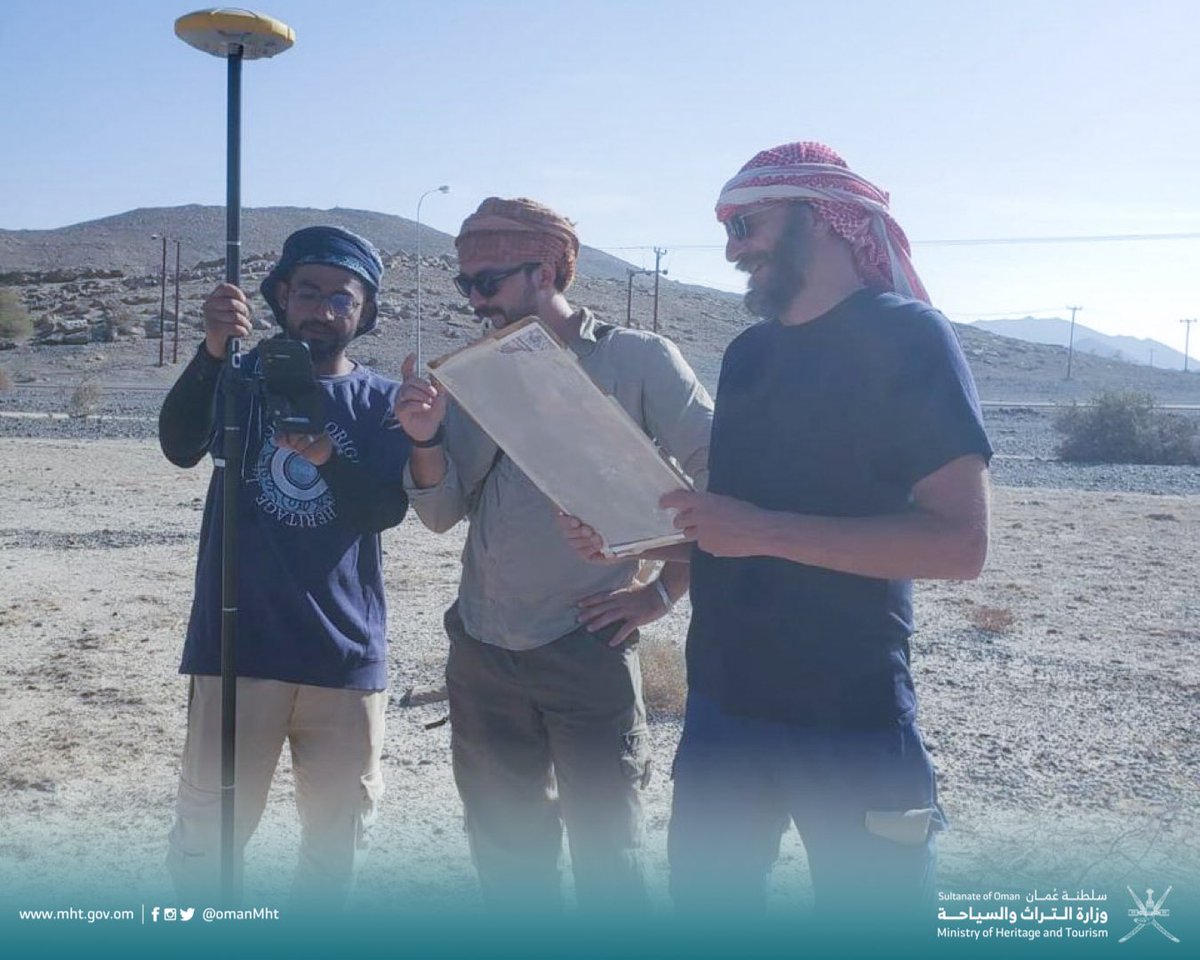 OmanMHT's tweet photo. قدمت د.ماتتيلدا حبن ود.مارتن من جامعة السوربون الفرنسية محاضرة عن نتائج المسوحات والتنقيبات الأثرية في موقع بسياء الأثري بولاية بهلاء، استعرضت خلالها أهم نتائج الاكتشافات الأثرية للبعثة والتي تمثلت بعمل توثيق للمباني والمدافن المنتشرة على السطح، وبالتحديد في موقع الظبي 2 والذي يحتوي على عدد من الأبراج الضخمة العائدة إلى العصر البرونزي المبكر. حيث عثر على حبوب النخيل المتفحم وعلى عدد من بذور النباتات الأخرى. ومن خلال التنقيب في أحد الأبراج عثر على حفر حرق وعدد من الحجارة المصفوفة بشكل مسطح. كما عثر أيضًا على العديد من الفخاريات المحلية الصنع وأخرى من بلاد السند. كما قامت البعثة بدراسة فخاريات أحد المدافن وتوثيقها ورسمها بشكل علمي.

#تراث_وسياحة