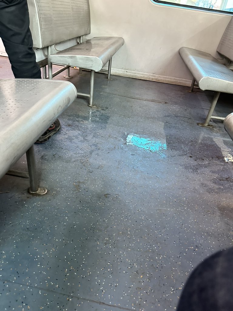 info_abi's tweet photo. @drmbct @WesternRly water leakage in AC train, i took train from andheri 11:47 AC towards virar, addressing the concerns for fast action, second last coach from charch get side  to virar https://t.co/AiRacPD9fT