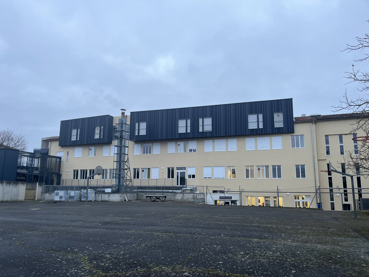 LPADERSamatan's tweet photo. 18 mois qu’ils l’attendaient 
✅Internat rénové 
✅Nos internes sont 😊😊 
✅lycee rural
Indispensable lieu de réussite d’attractivité ➡️formations métiers en tension 
La deuxième phase commence pour nos étudiants et apprentis 👍
@Occitanie @actoulouse @dsden_32 @DRAFPICA_Occ https://t.co/24RKk5DF97