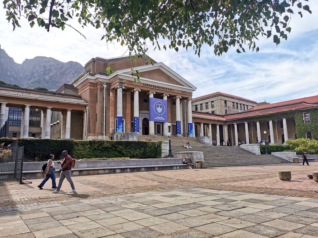 南アの大学はレジストレーションの時期なんだが、私はポスドクの登録のためにあと何回メインキャンパスを訪れるのだろうか、、、

問い合わせのメールは全然返してくれないけど(もはや無視されてるレベルw)、オフィス行ったらすぐ対応してくれるので、通うのが一番だと確信した。